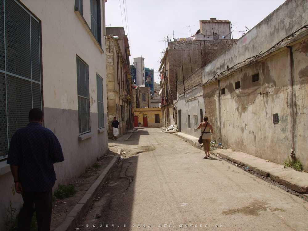 ORAN 2008 QUARTIER ST PIERRE 012 RUE LUSIGNAN.jpg
